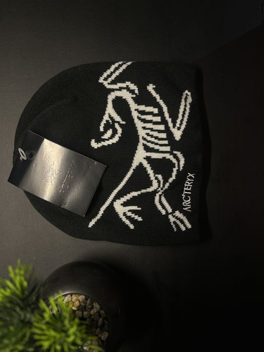 Czarna czapka arcteryx