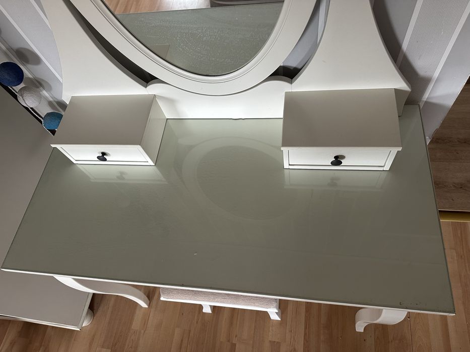 Toaletka z lustrem Ikea Hemnes