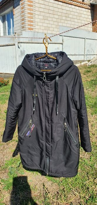 Зимове жіноче тепле пальто,б\у в хорошому стані,розмір 50-52