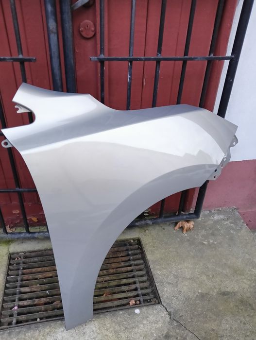 Błotnik prawy przód Hyundai ix35 lakier A3