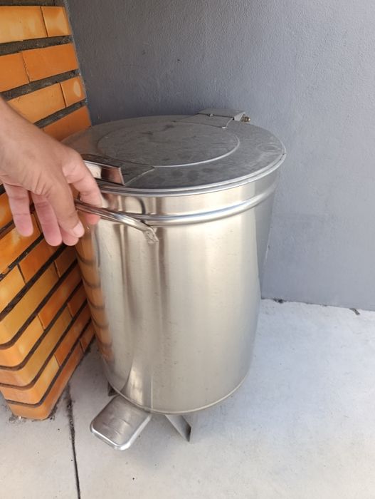 Caixote do lixo de inox