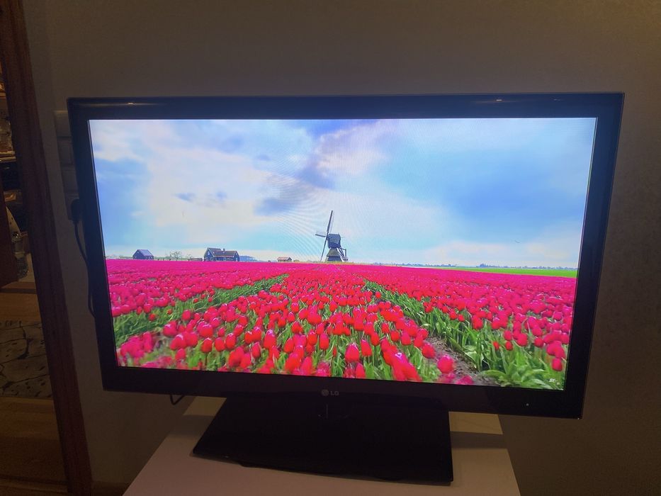 Lg 37cali LG 37LV3500 LED-LCD. 1920x1080 (FHD