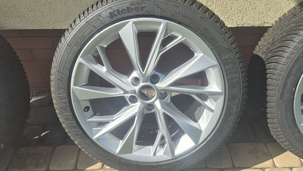 Koła Audi A5 R 18 z oponami zimowymi
