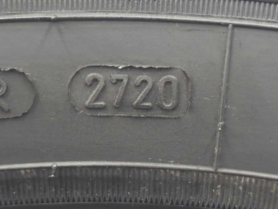 205/60/16 92H Goodyear UltraGrip  opona używana zimowa DOT 2020