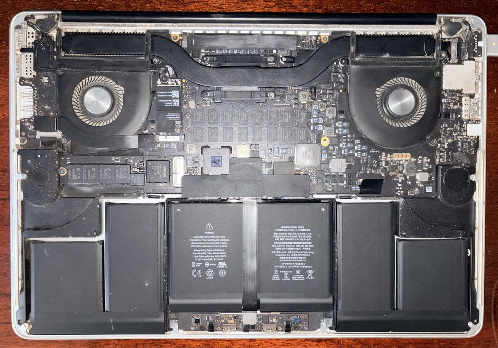 MacBook Pro 15" 2015 A1398 16GB DDR3 під ремонт/на запчастини