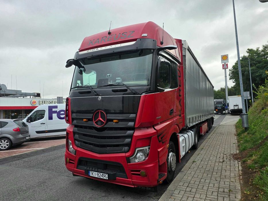 Mercedes-Benz