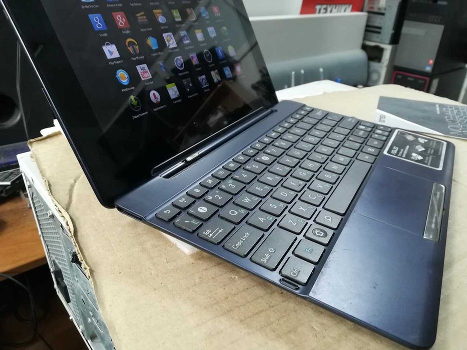 Планшет Asus Eee Pad Transformer TF300T 32GB Doc з док станцією