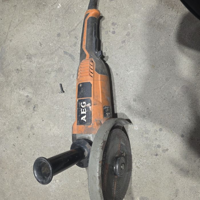 Szlifierka kątowa AEG