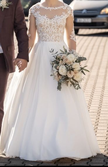 Suknia ślubna r.xxs-32/xs34/s36(Cena do negocjacji.)