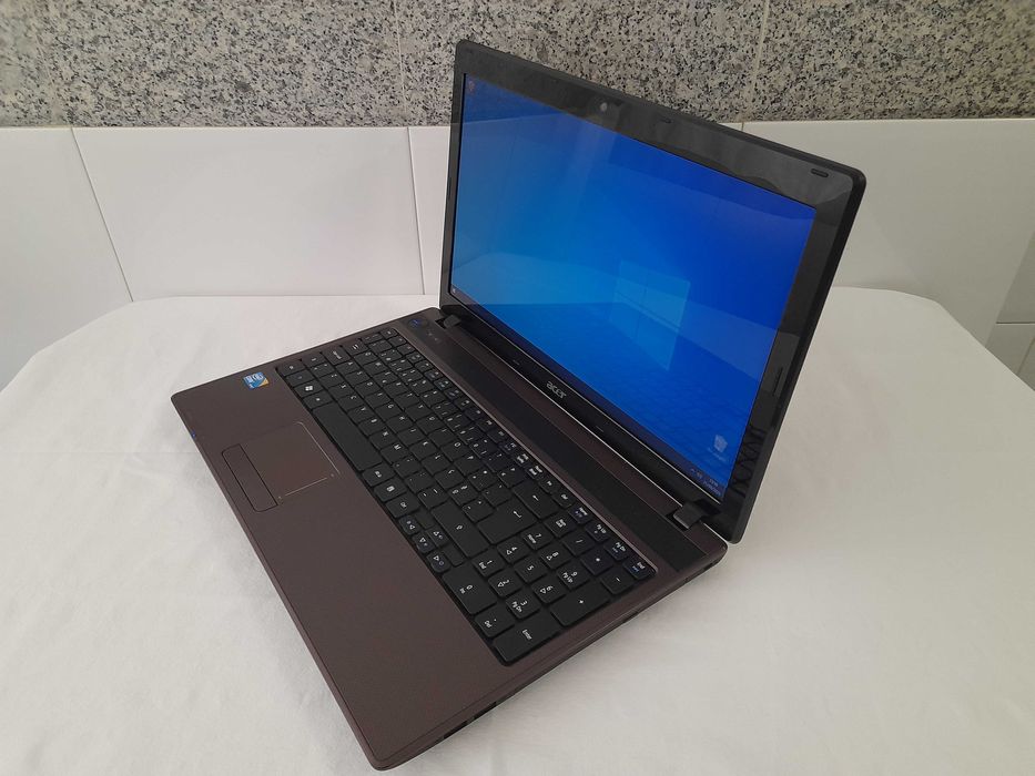 Portátil Acer | Processador: i5 | Ram: 8 GB | Carregador incluído