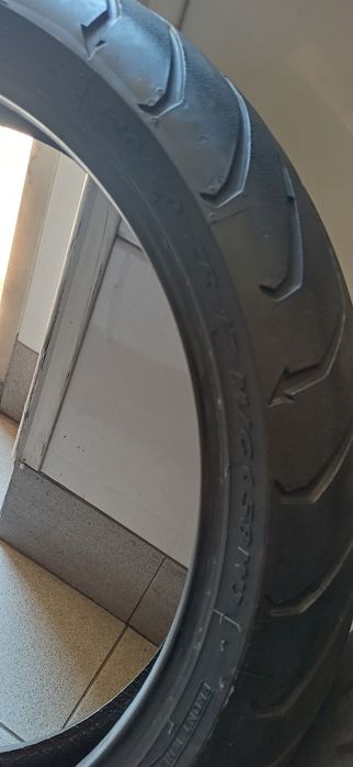 Vende se conjunto de pneus de mota PIRELLI