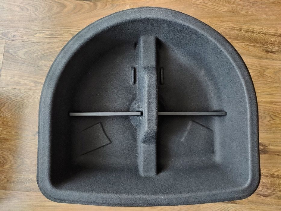 Hyundai i40 2x wnęka koła zapasowego