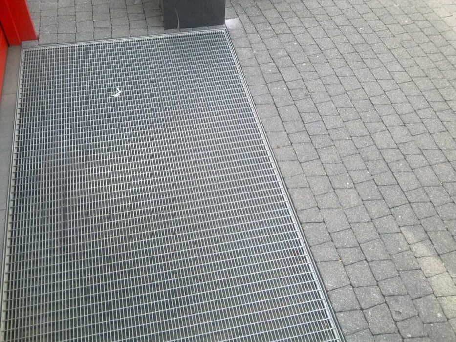Krata na kanał samochodowy - podest - przejście -pomost