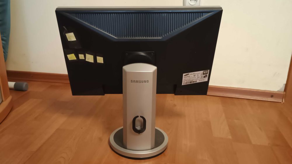 Монитор Samsung SyncMaster 205BW 20 дюймов