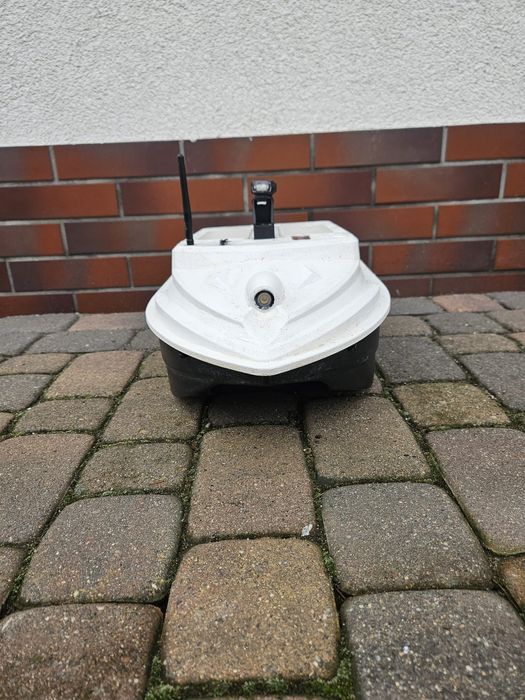 Łódka zanętowa z GPS