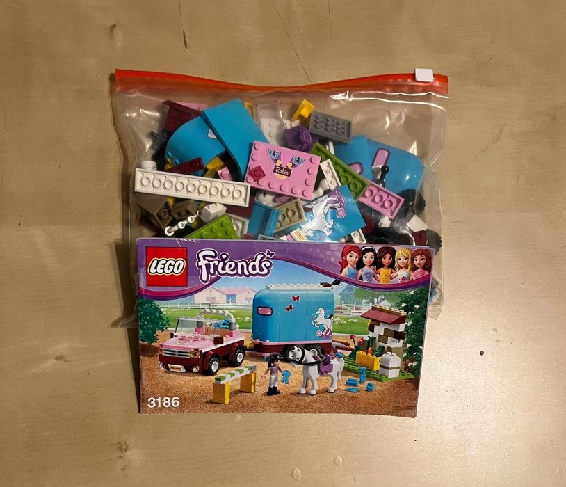 LEGO friends samochód z przyczepą dla konia (bez pudełka)