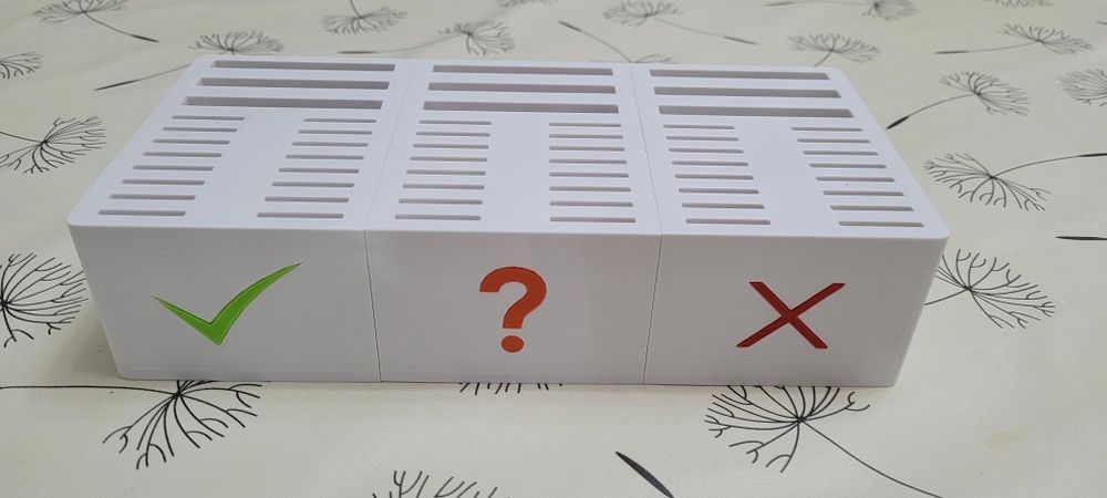 Suportes para pilhas e cartoes SD / SDD