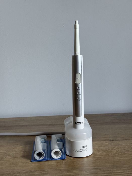 Szczoteczka soniczna oral-b pulsonic + 2 końcówki