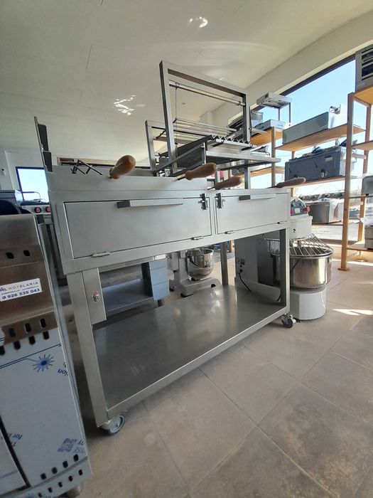 Grelhador a carvão em Inox