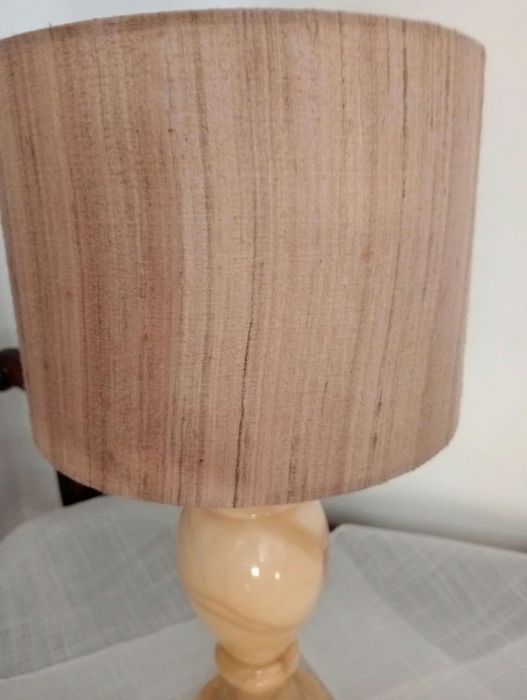 Candeeiro de mesa em alabastro