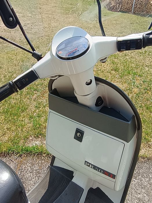 Skuter Vespa 50 XL z 85 roku