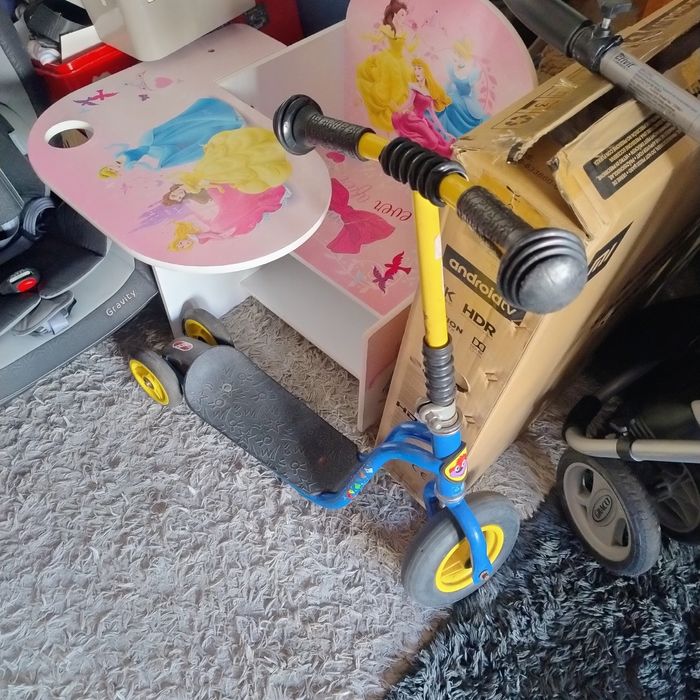Sprzedam hulajnogę i pchacz dzieciecy