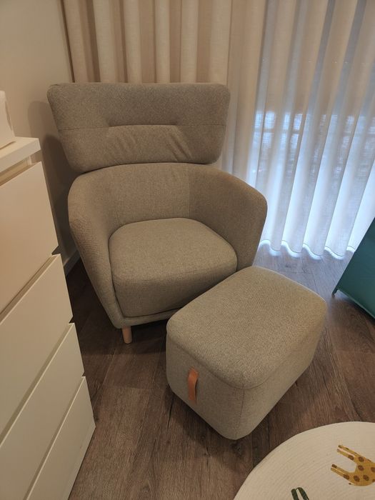 Cadeirão e puff OSKARSHAMN