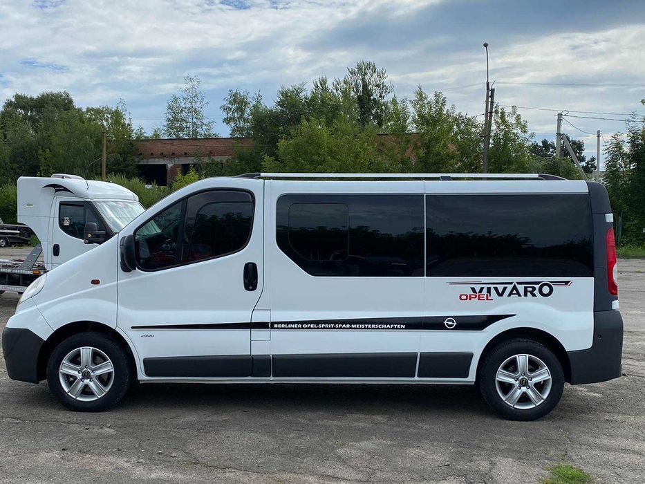 Наклейки Opel Vivaro Renault Trafic