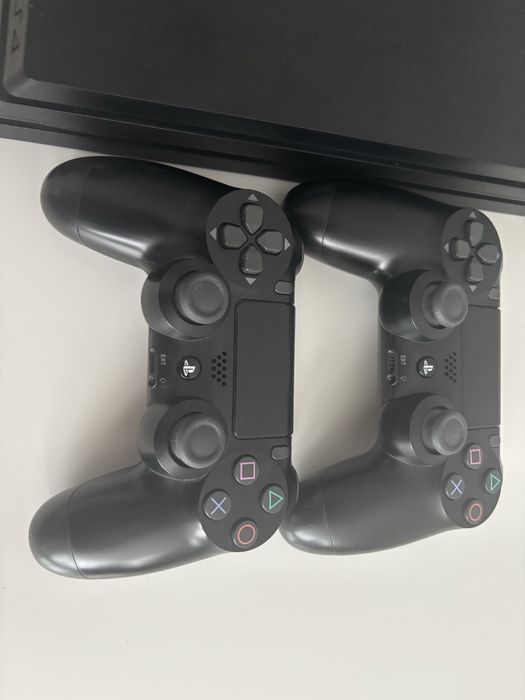 PlayStation 4 Pro + 2 pady + gry GRATIS | Idealny stan