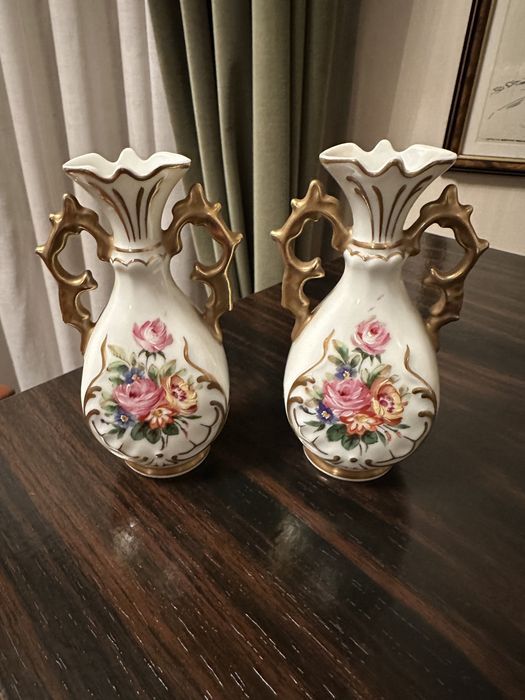 Vista Alegre Jar Pair