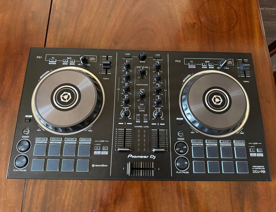 Controladora Pioneer DDJ-RB