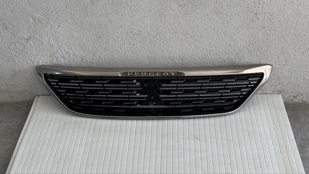 Grelha Frontal Peugeot 308 II T9 Facelift — Original PSA