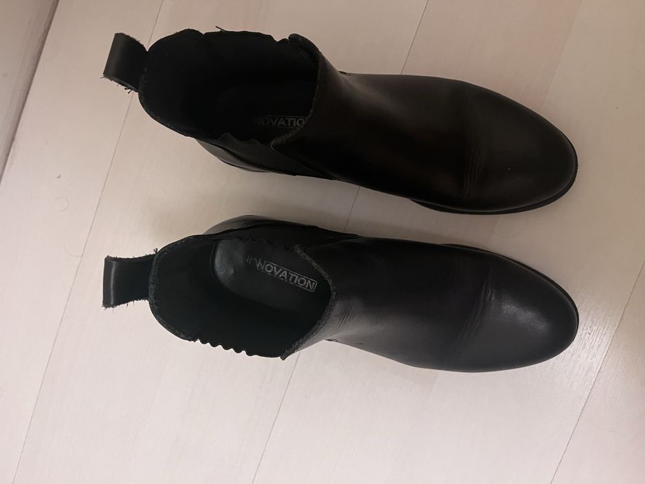 Botas pretas tamanho 36