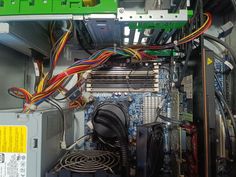 PC Gaming / Workstation / Windows 10 + Xeon X5670 + FirePro V5900 / 8GB RAM / Water Cooler