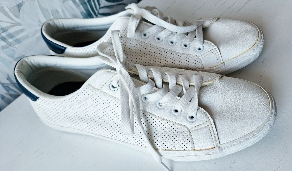 Diverse nowe trampki 42