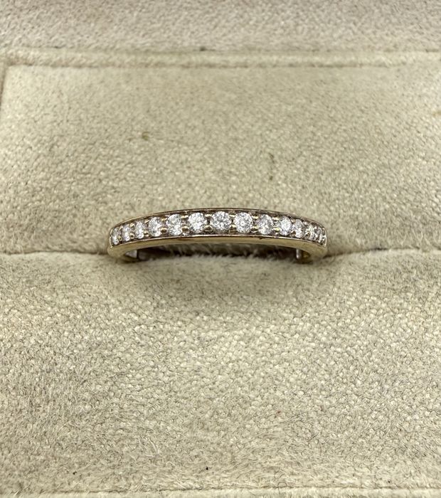 Złoty pierścionek z diamentami 0,12ct