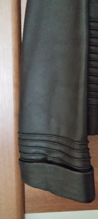 Продаётся кожаный пиджак женский