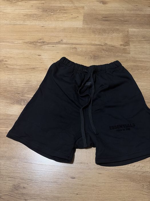 Spodenki essentials