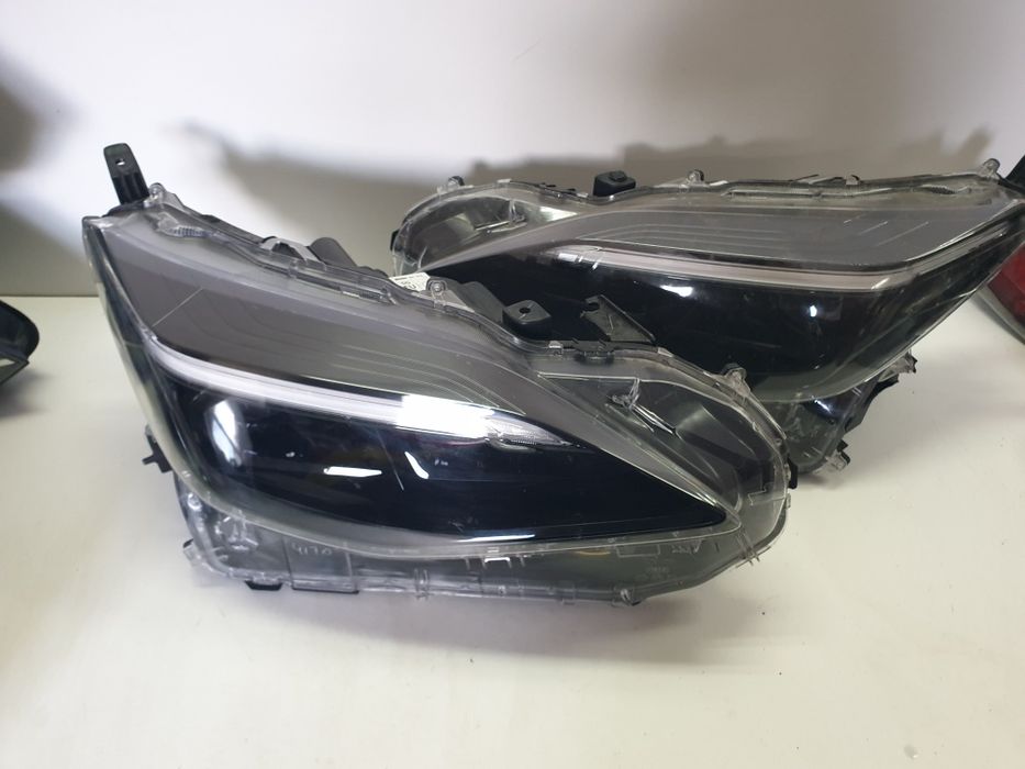 Yaris cross lampa przednia prawa full led przetwornica
