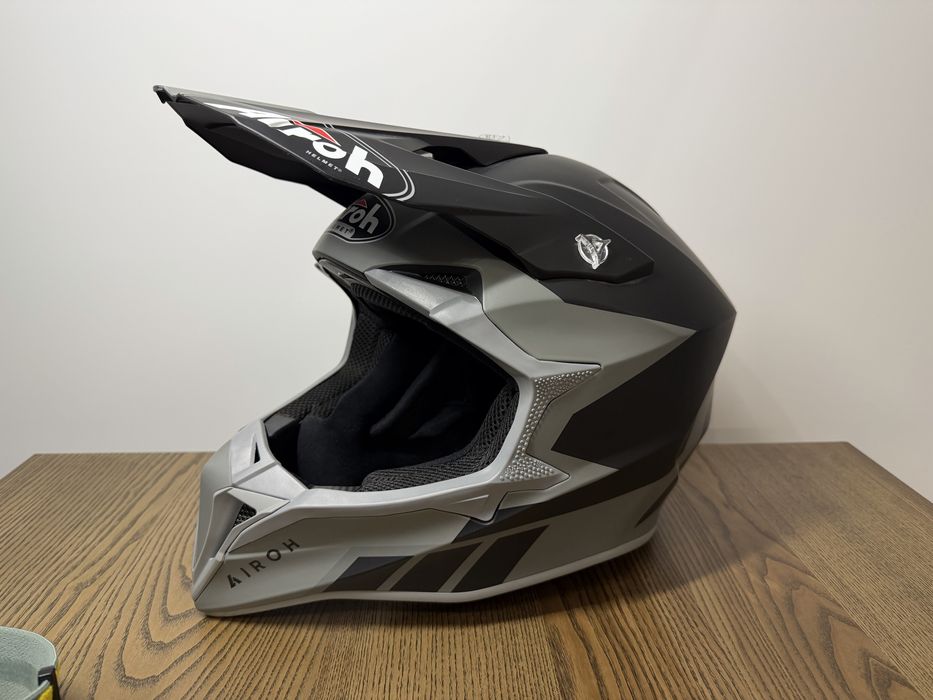 Kask Motocyklowy Airoh z goglami 100%, roz. XL