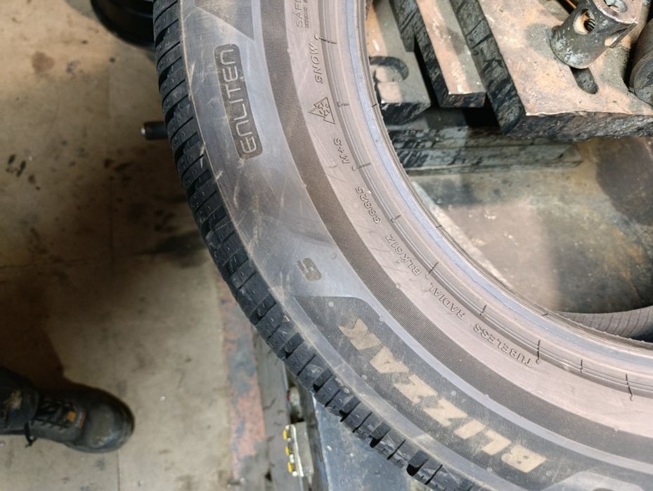 Шина 225/65/17 Bridgestone blizzak 6