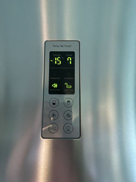 Frigorifico Combinado LG GBF530NSQPB Inverter No Frost e Dispensador ‘ótimo estado, cuidado’