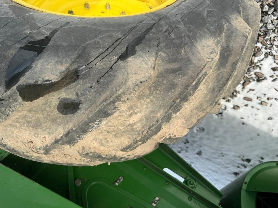 Комбайн свіжопригнаний John Deere 1052