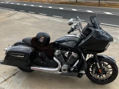 Vendo moto Indian CHALLENGER LIMITED como nova.