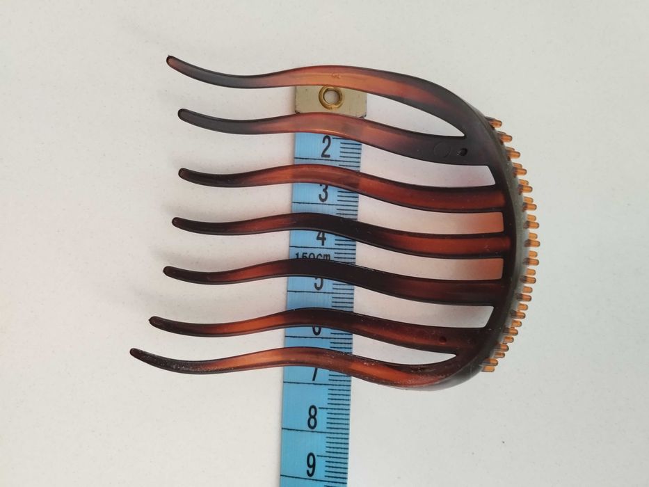 Grzebyk nadający objętość