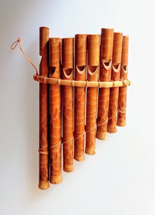 Flautas artesanais de bambú.