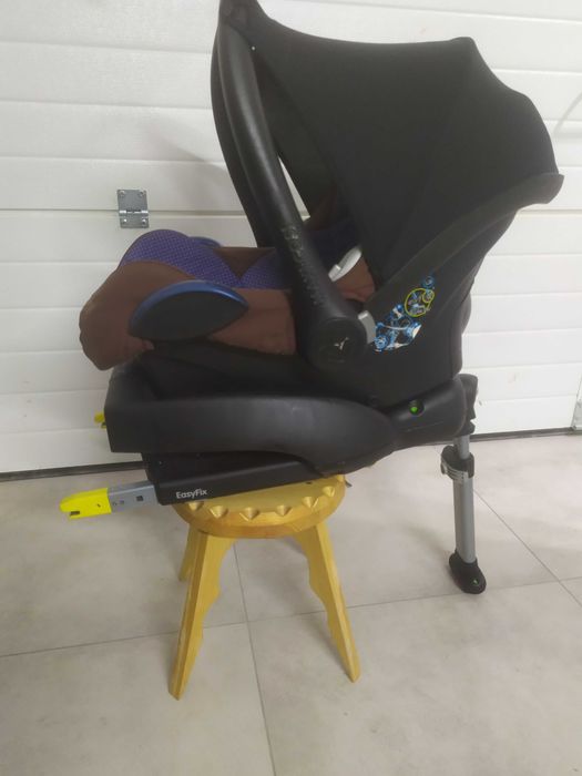 Nosidełko Maxi Cosi + baza + adaptery