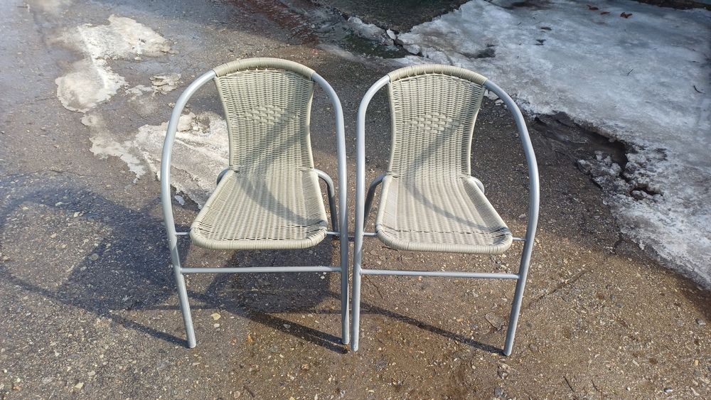 Продам садові стільці бу