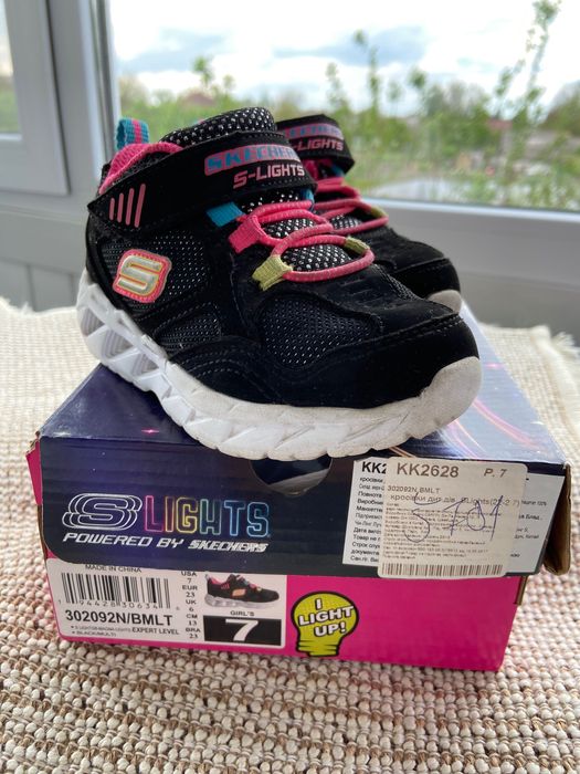 Кроссовки Skechers на девочку