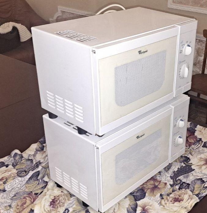 Мікрохвильова піч whirlpool